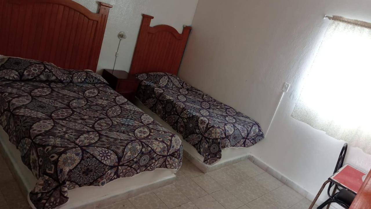 Hotel Rocio Cedral Bagian luar foto